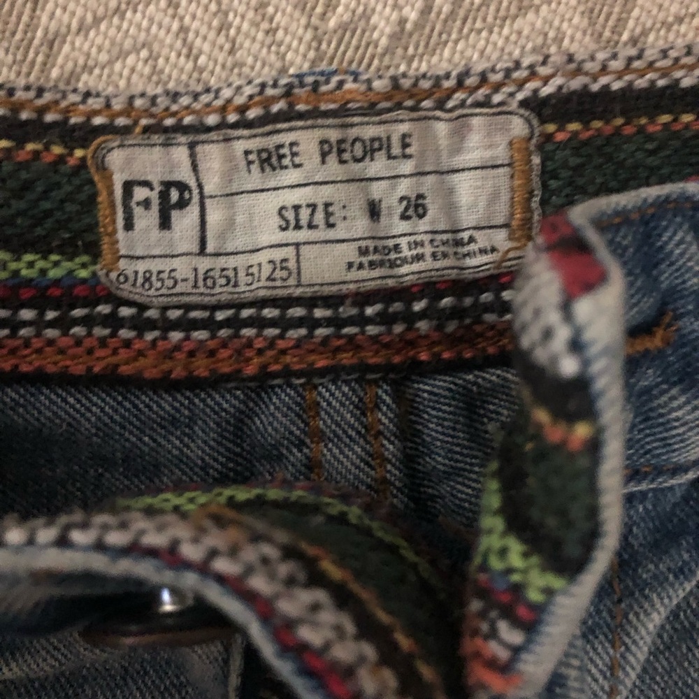 Free People Distressed denim Rugged Baja Shorts Size 26 - Picture 10 of 16